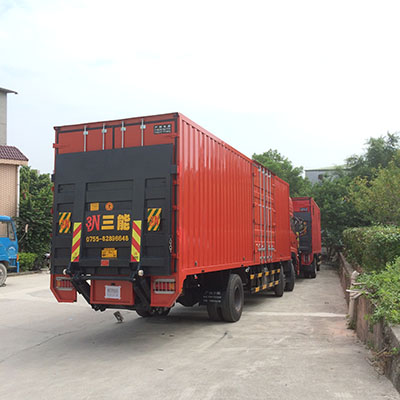 美國(guó)汽車(chē)尾板，創(chuàng)新設(shè)計(jì)與實(shí)用功能的完美結(jié)合