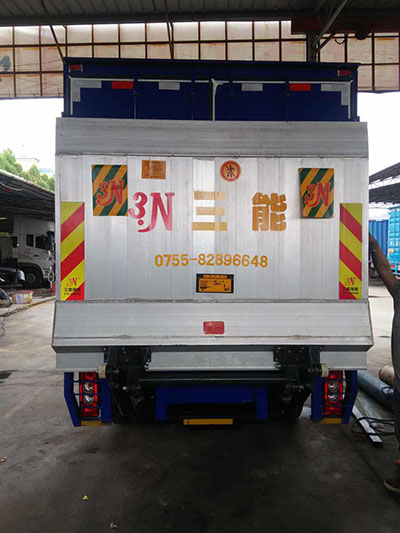 尾板合規(guī)操作指南，確保您的貨車安全與高效運(yùn)輸
